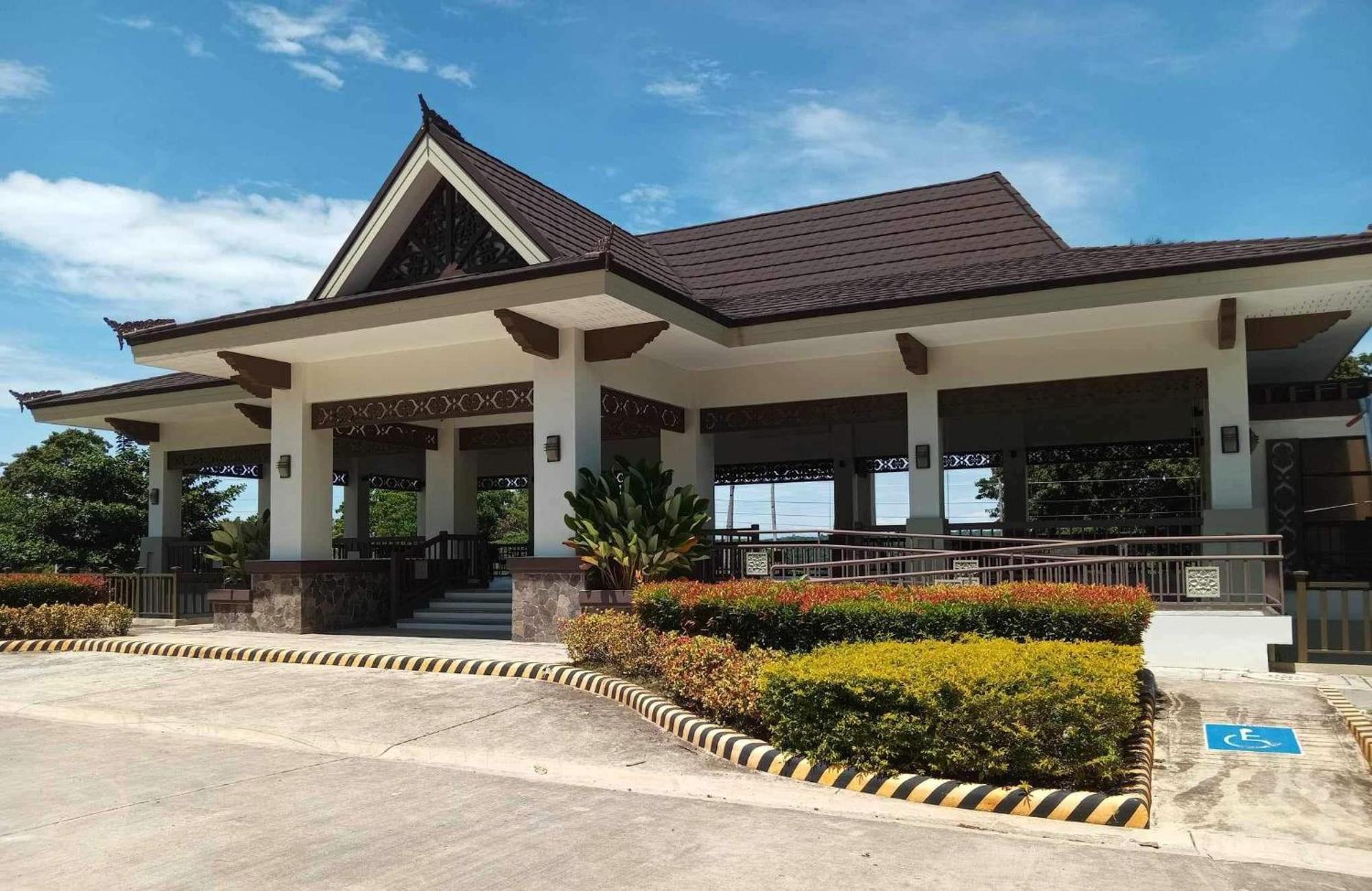 Kembali Condo Resort With Sea View Davao Exterior photo